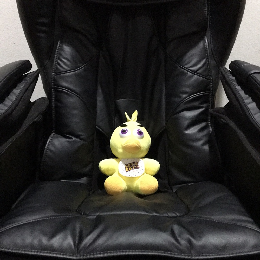 ❣️ RARE CHICA ❣️ COLLECTION FIVE NIGHTS AT FREDDY’S SUPER CUTE PLUSH ( NWOT ) .